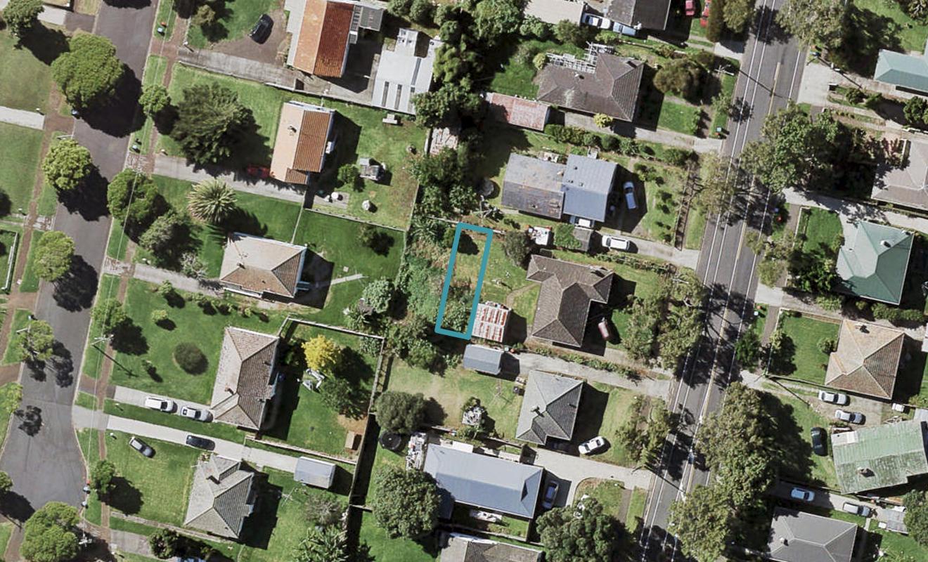 37E Erima Avenue, Point England, Auckland - Carousel 1