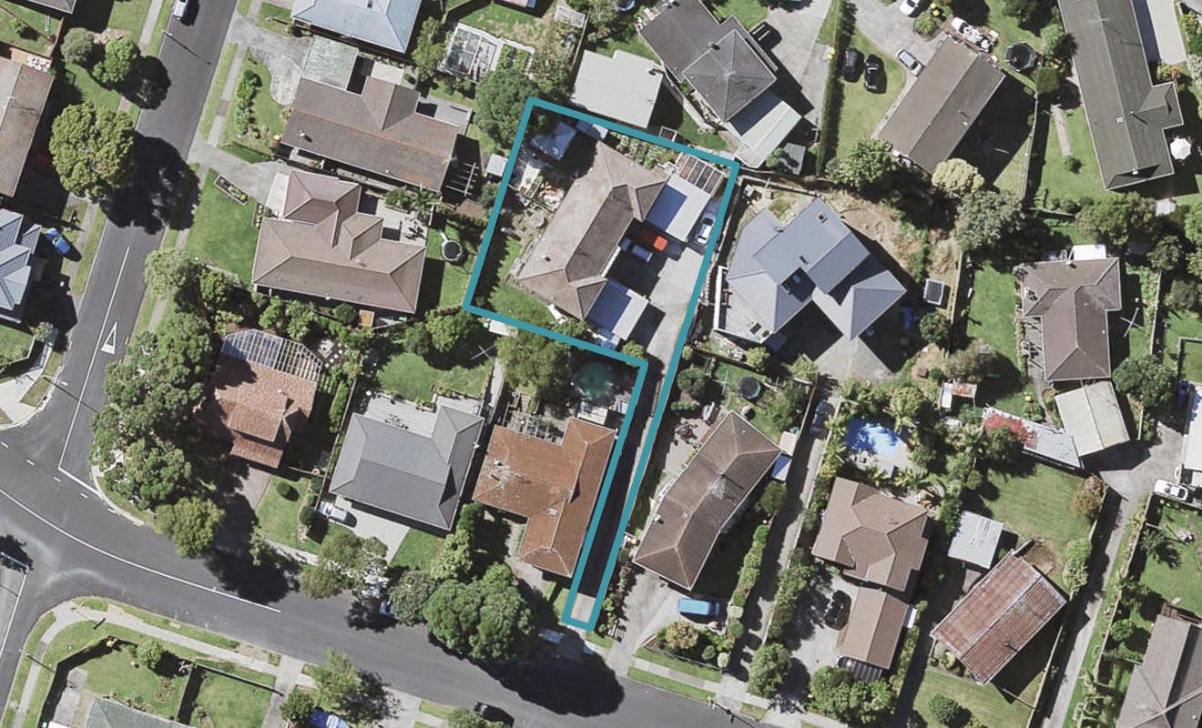 2/14A Kurnell Drive, Botany Downs, Auckland - Carousel 1