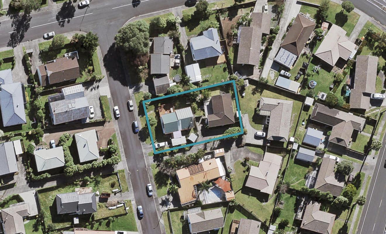 2/4 Jumento Place, Unsworth Heights, Auckland - Carousel 1
