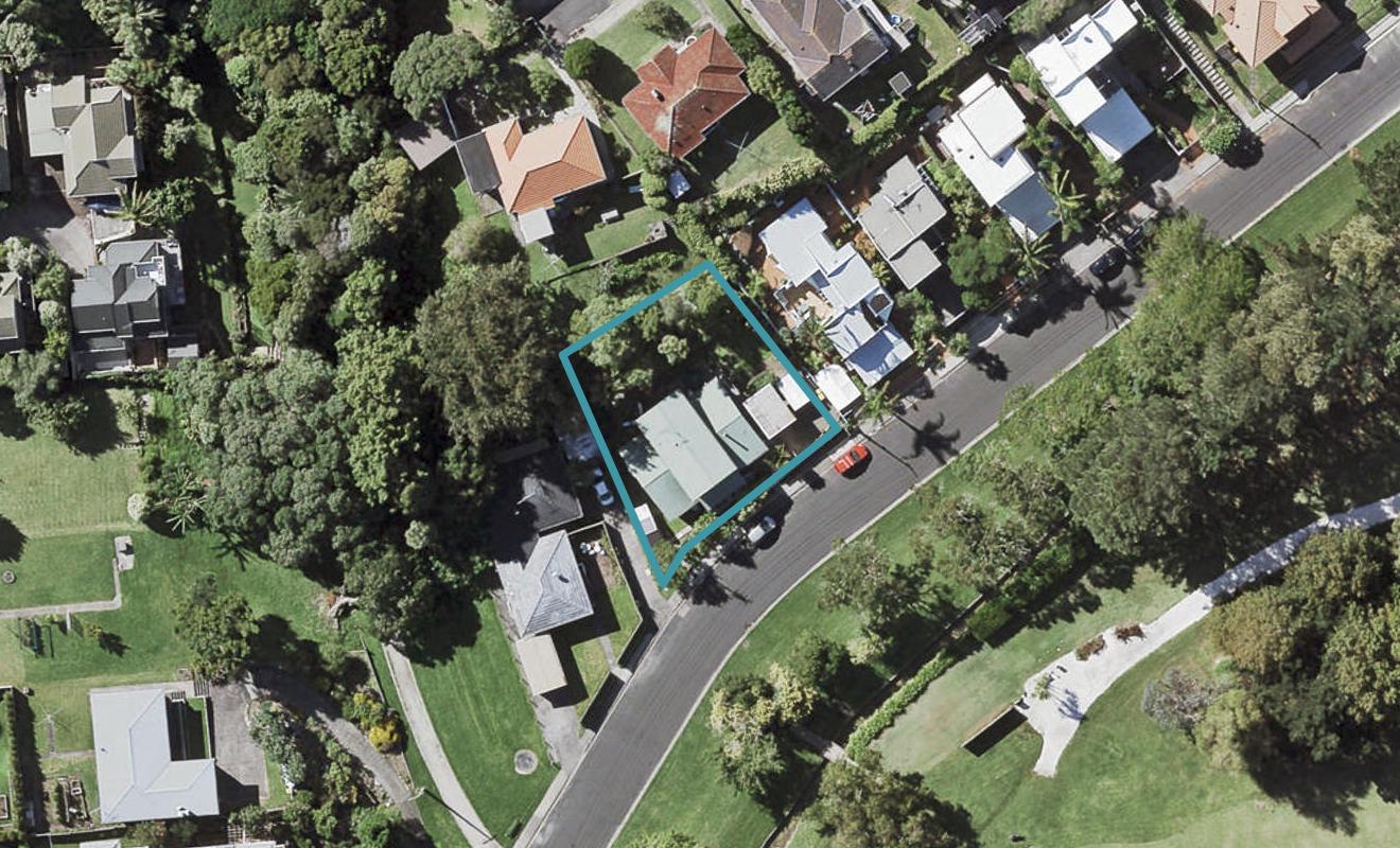 36 Seabreeze Road, Narrow Neck, Auckland - Carousel 1