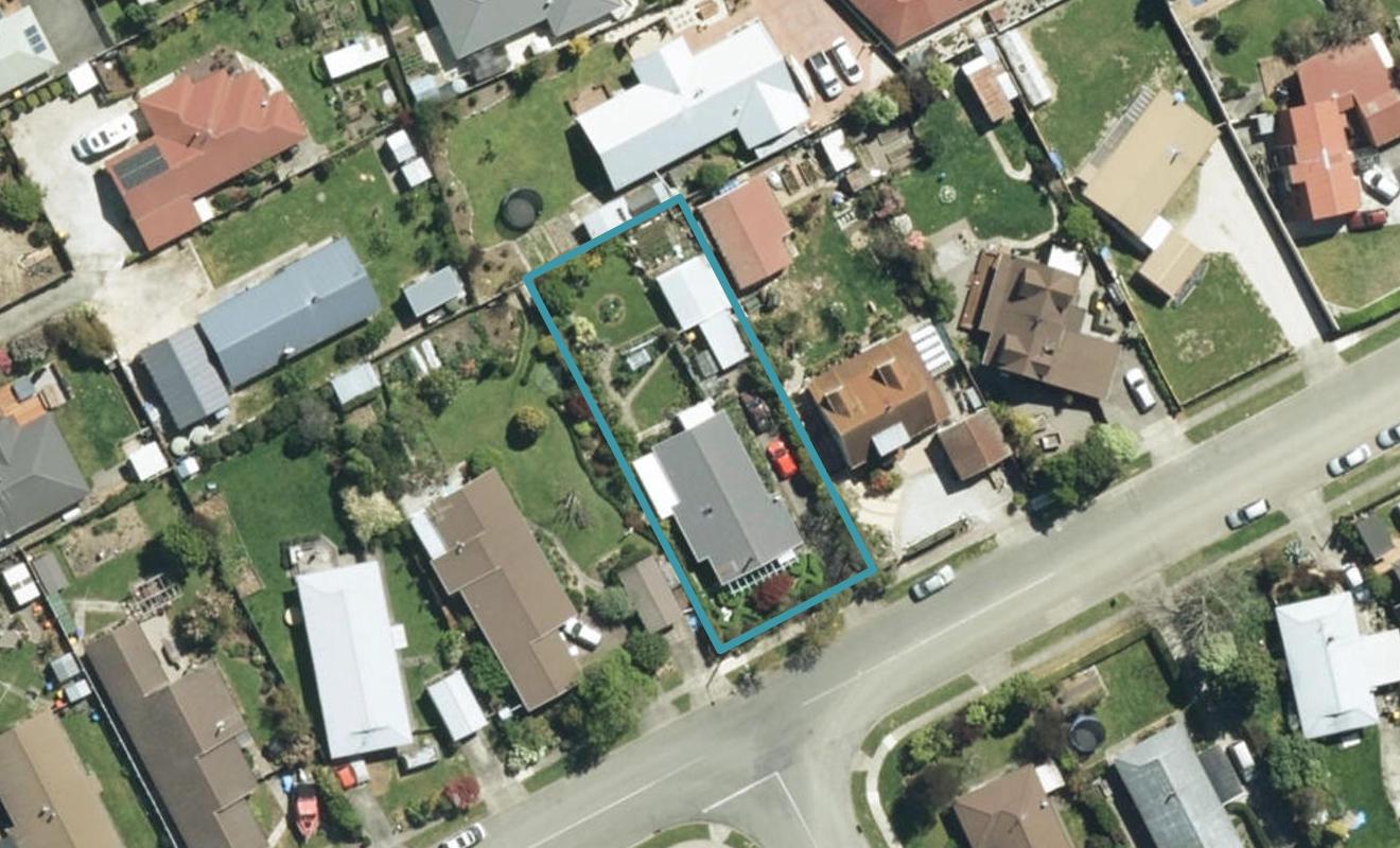 14 Lord Auckland Road, Wakefield - Carousel 1