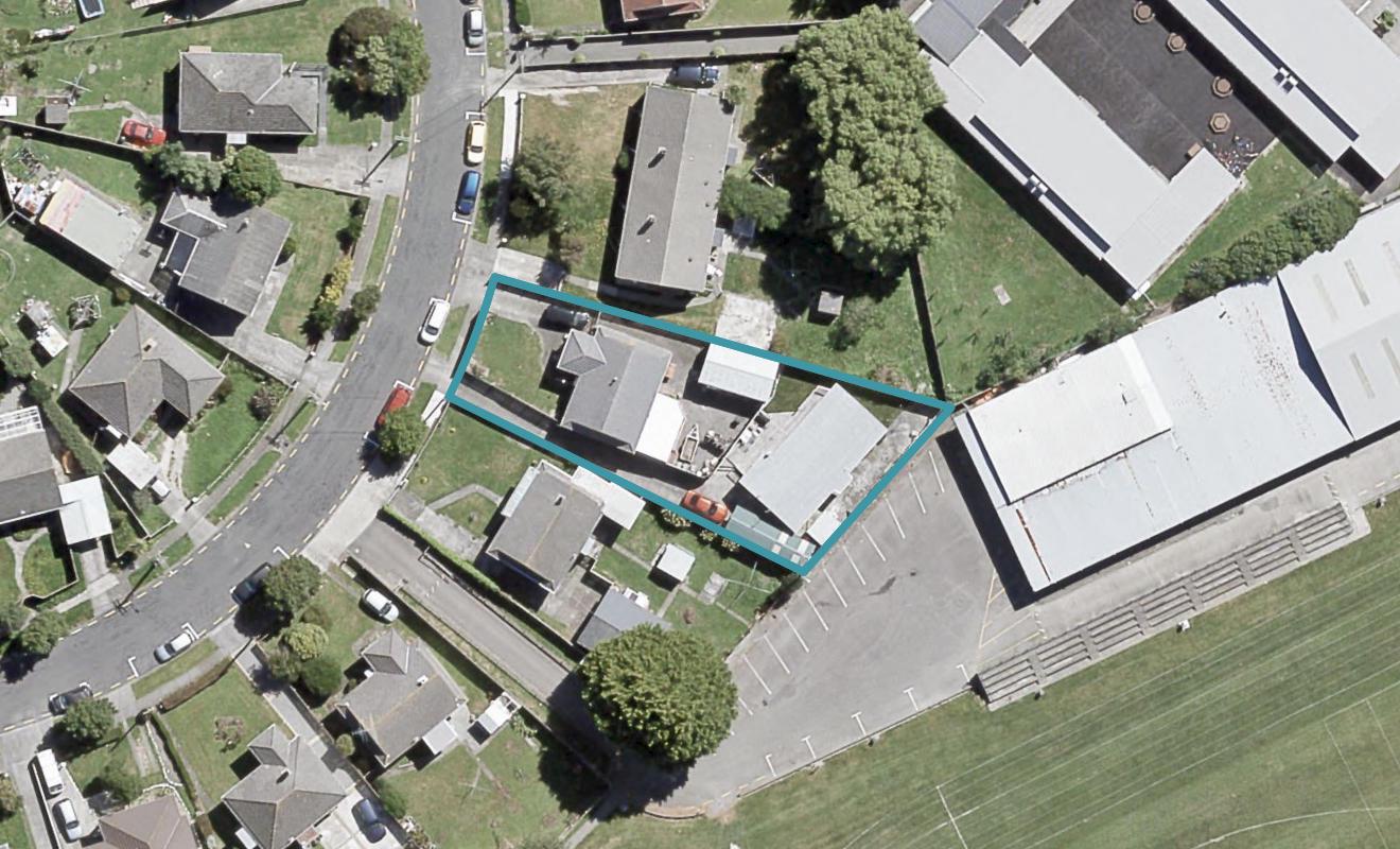 2/15 Gibson Crescent, Naenae, Lower Hutt - Carousel 1