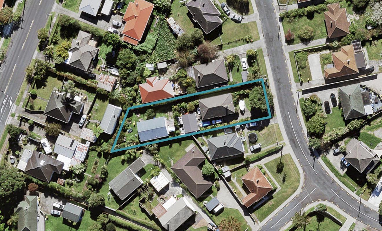2/5 Hill Crescent, New Lynn, Auckland - Carousel 1