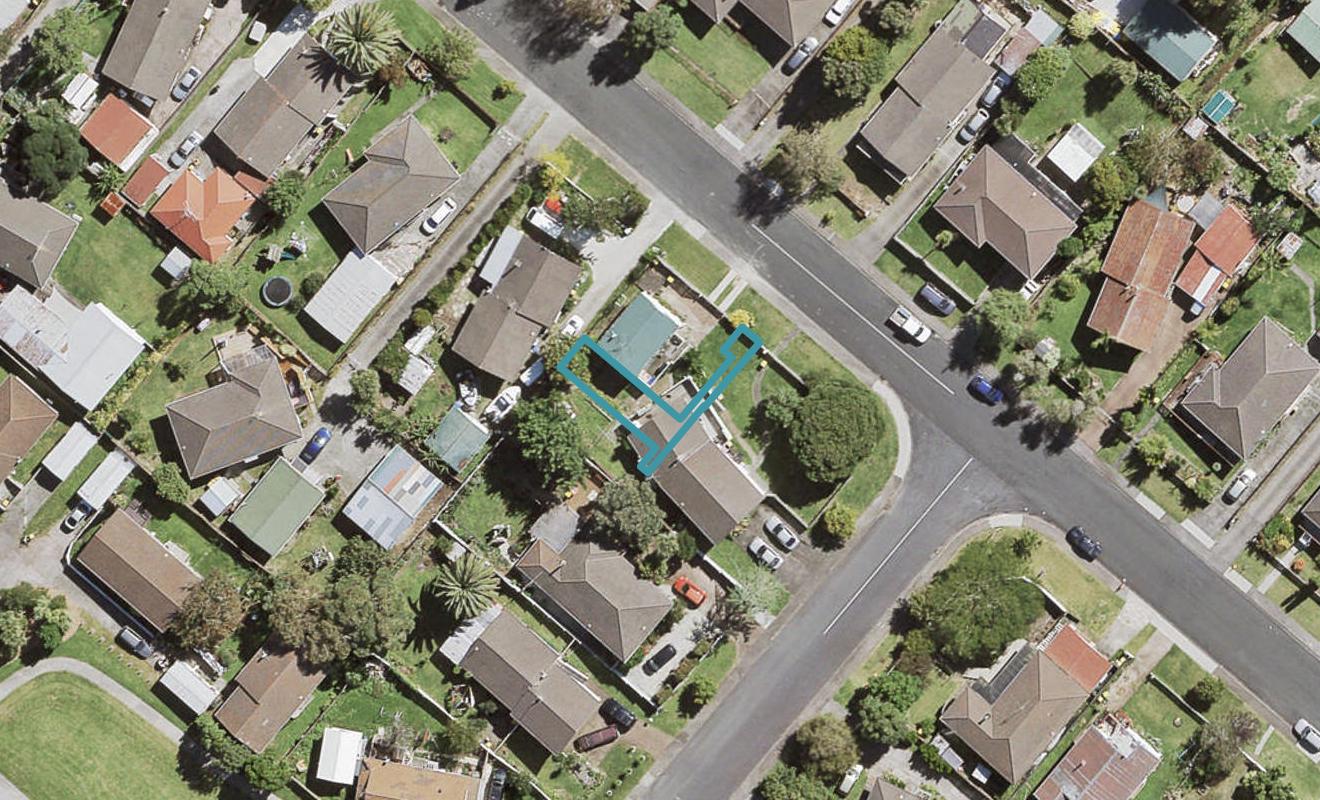7/21 Newham Place, Henderson, Auckland - Carousel 1