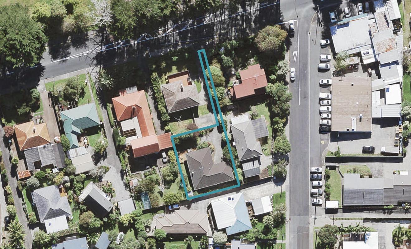 20A Godley Road, Green Bay, Auckland - Carousel 1