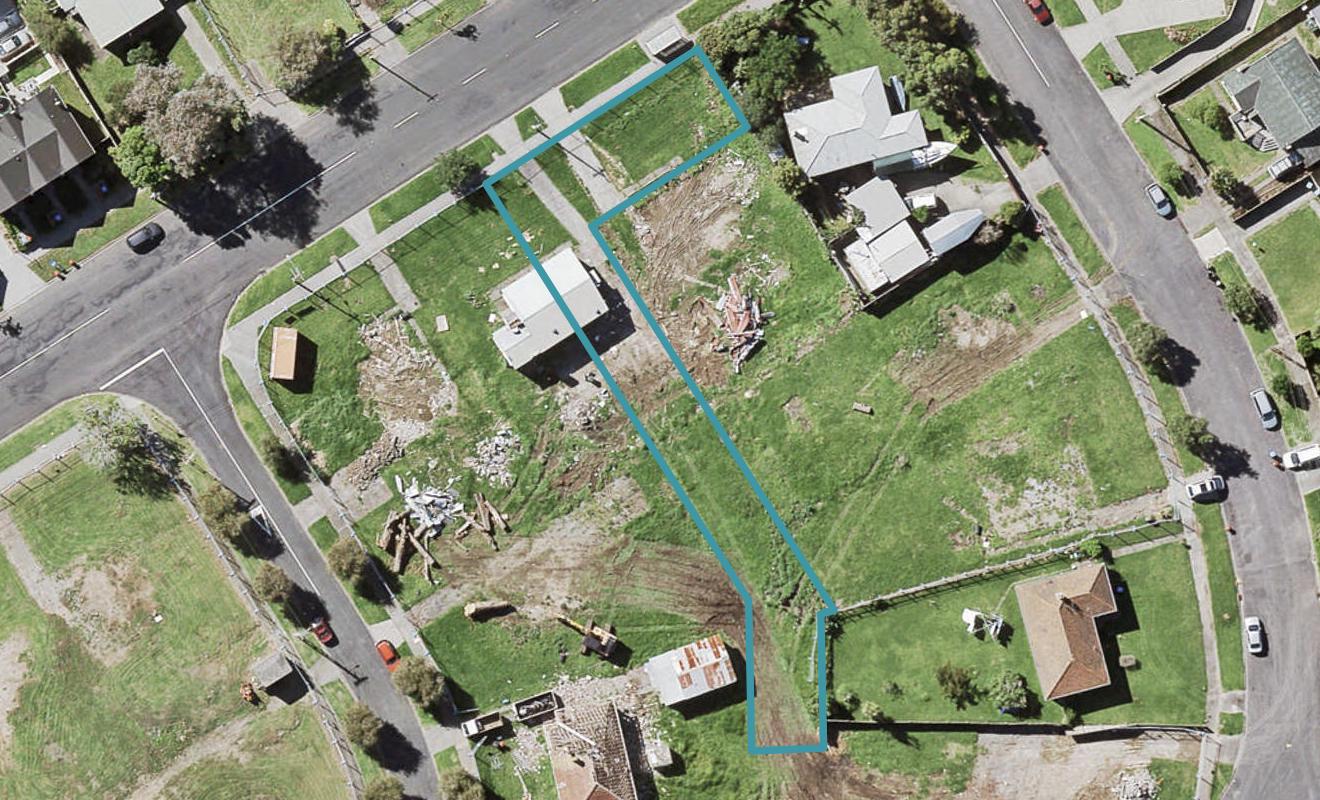 2 Emily Smith Road, Wai o Taiki Bay, Auckland - Carousel 1