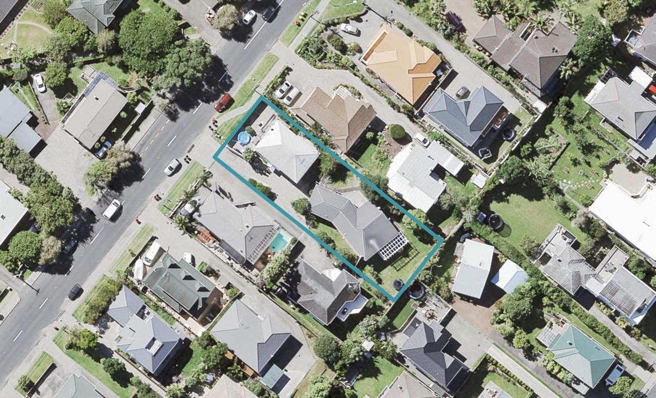 1/64 Browns Bay Road, Rothesay Bay, Auckland - Carousel 1