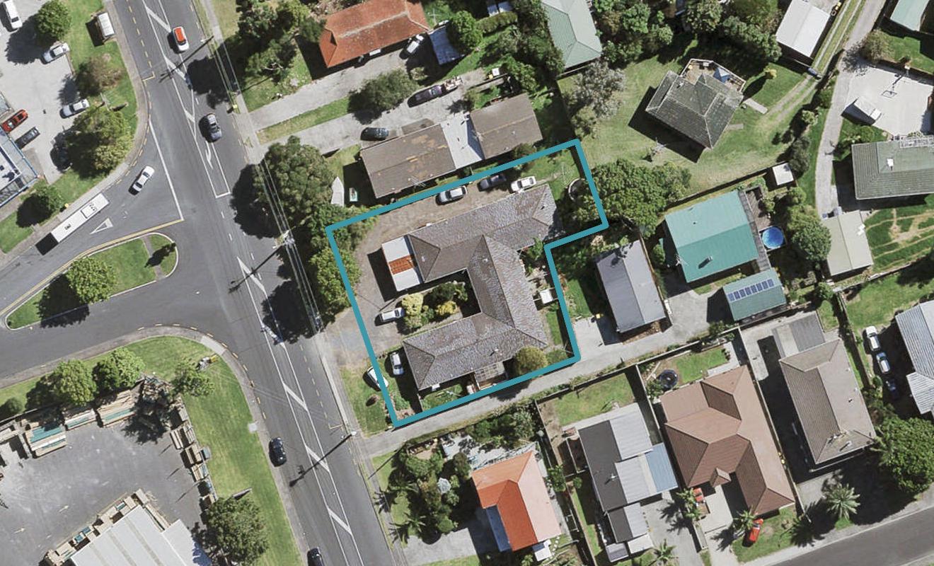 1/215 Swanson Road, Henderson, Auckland - Carousel 1