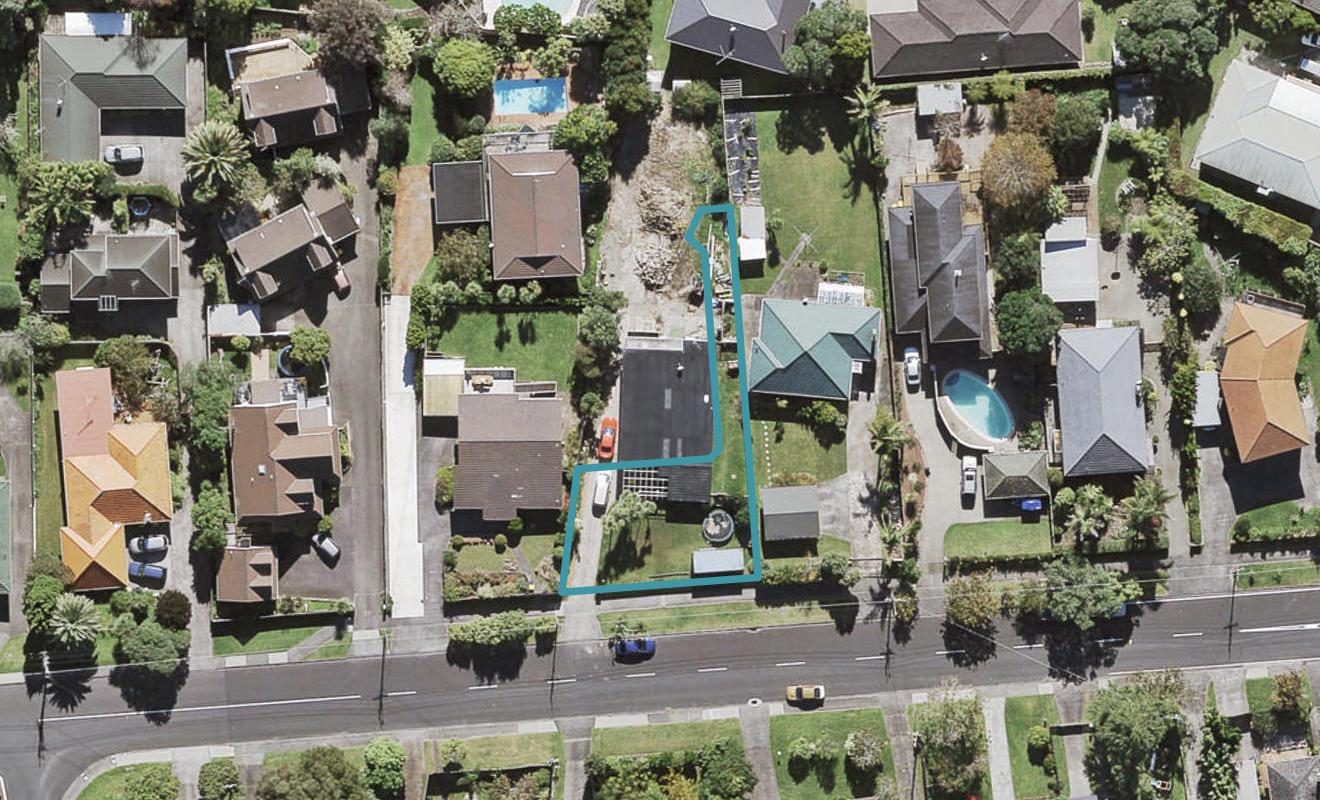 42A Tirimoana Road, Te Atatu South, Auckland - Carousel 1