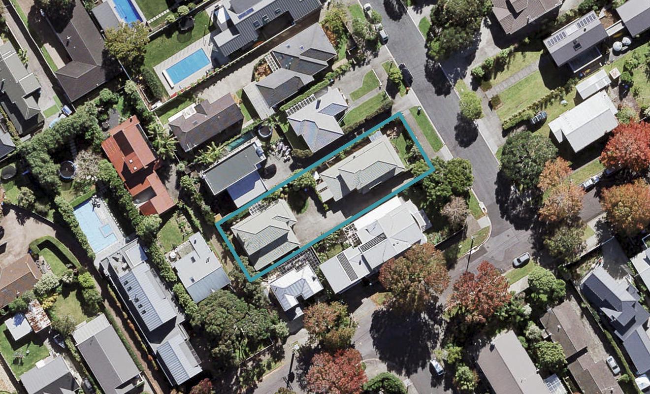 1/4 Lynch Street, Point Chevalier, Auckland - Carousel 1
