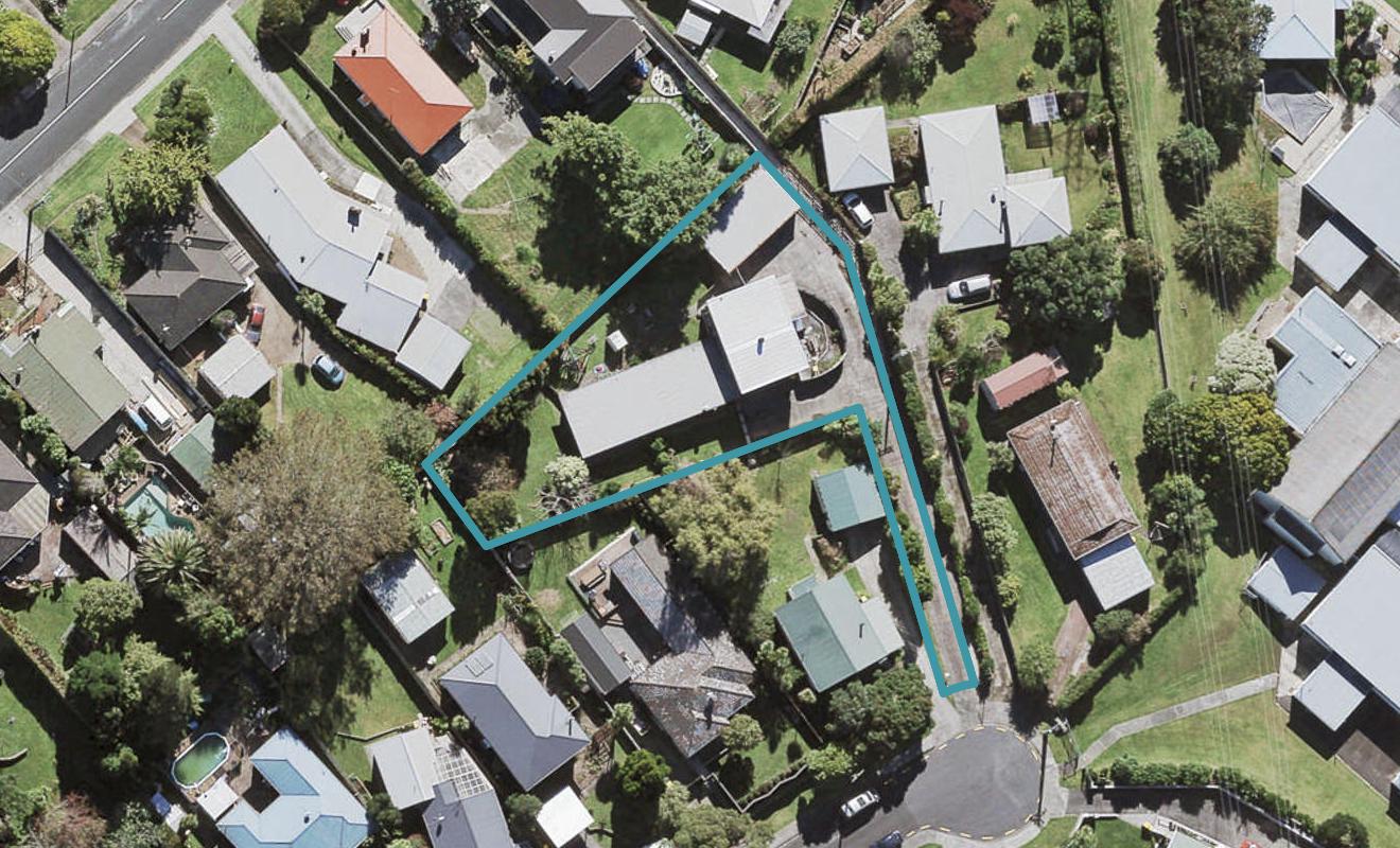 2/40 Coniston Avenue, Te Atatu South, Auckland - Carousel 1