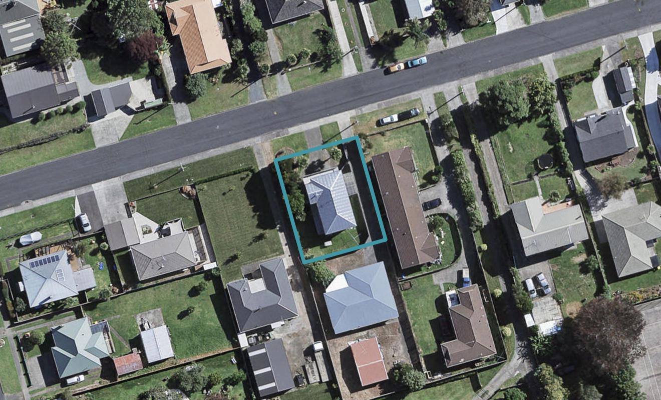 5A Howden Street, Waiuku, Waiuku - Carousel 1