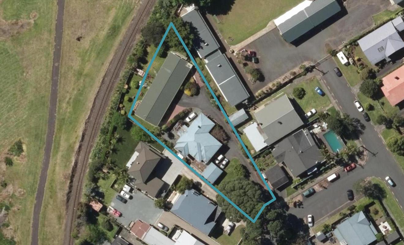 2/2 Hall Avenue, Regent, Whangārei - Carousel 1