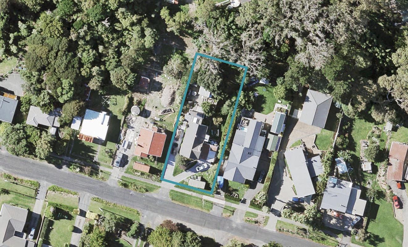 12 Beachlands Road, Beachlands, Auckland - Carousel 1