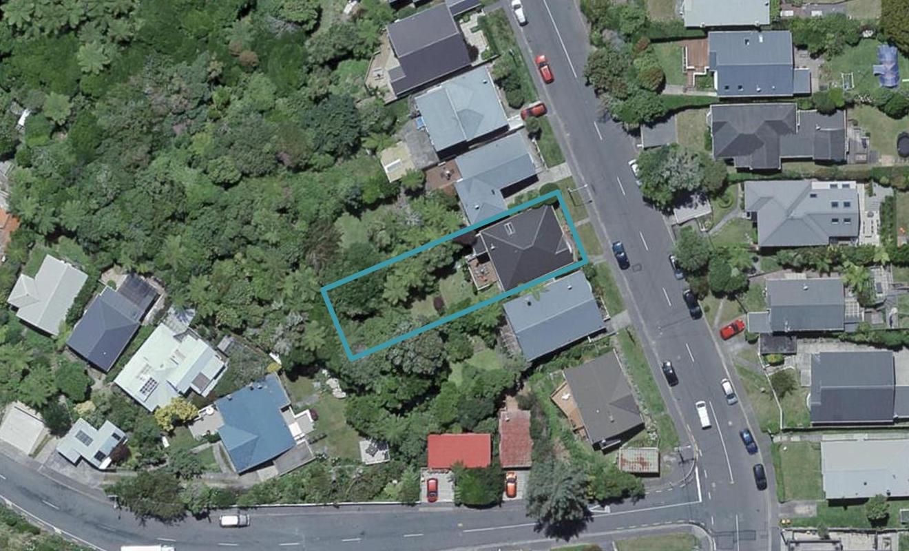 11 Pembroke Road, Northland, Wellington - Carousel 1