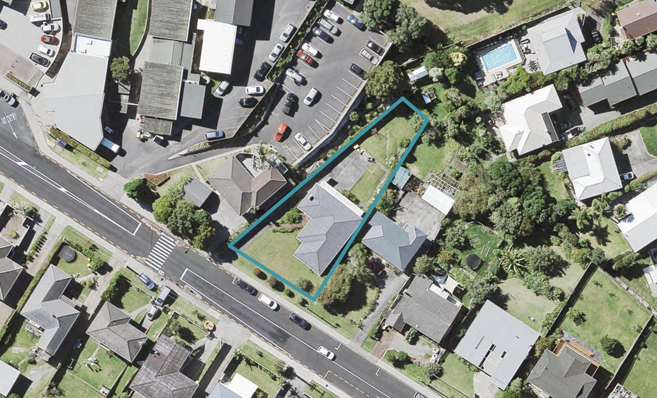 33 Sunrise Avenue, Murrays Bay, Auckland - Carousel 1