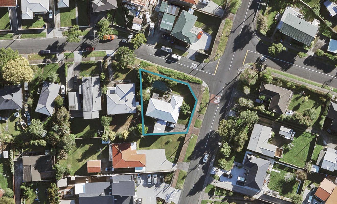 17 Boundary Road, New Windsor, Auckland - Carousel 1