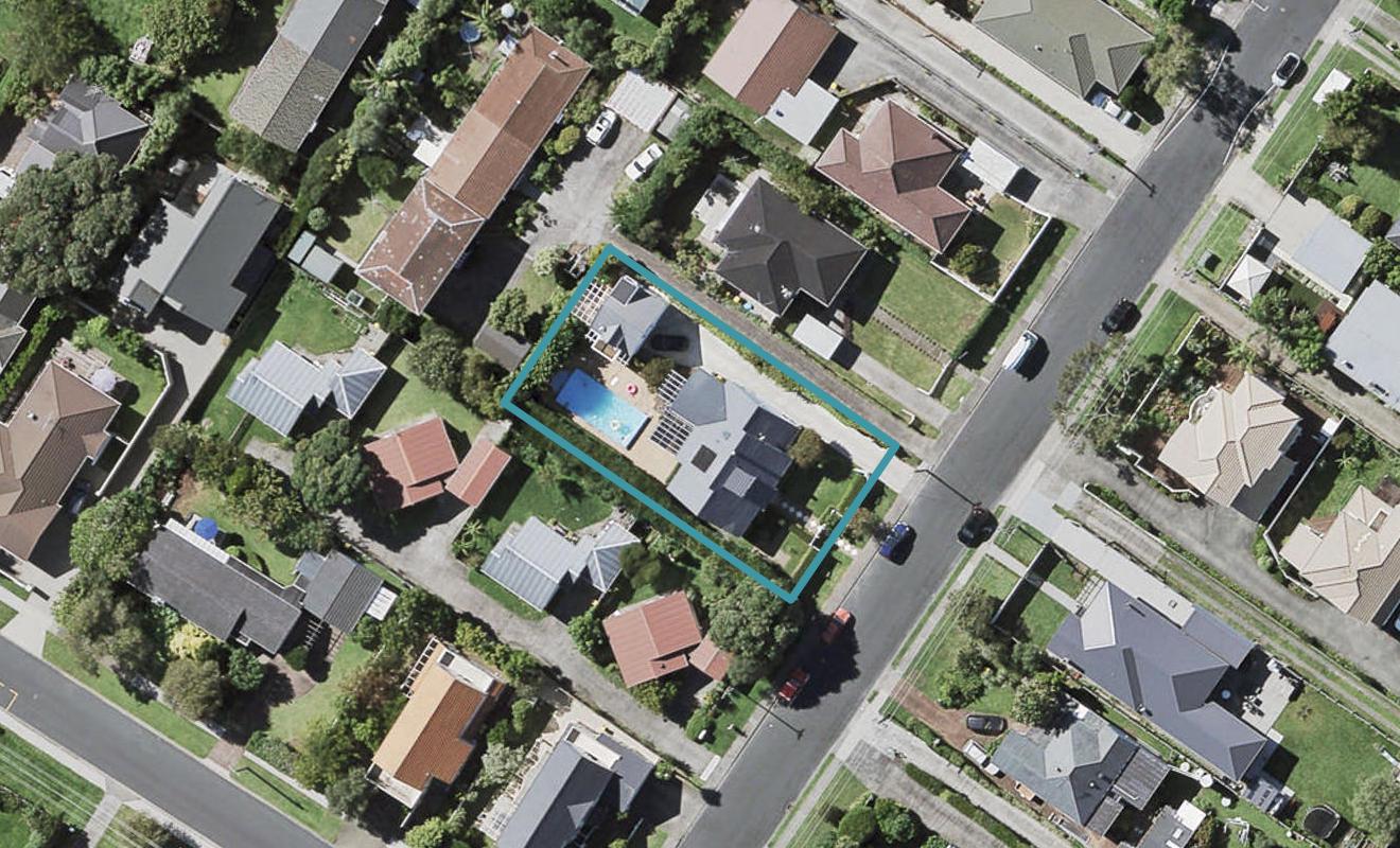 25 Eversleigh Road, Belmont, Auckland - Carousel 1