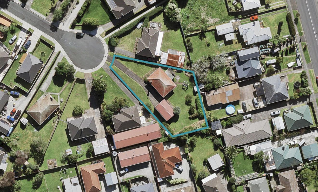 14 Shamrock Lane, Te Atatu Peninsula, Auckland - Carousel 1