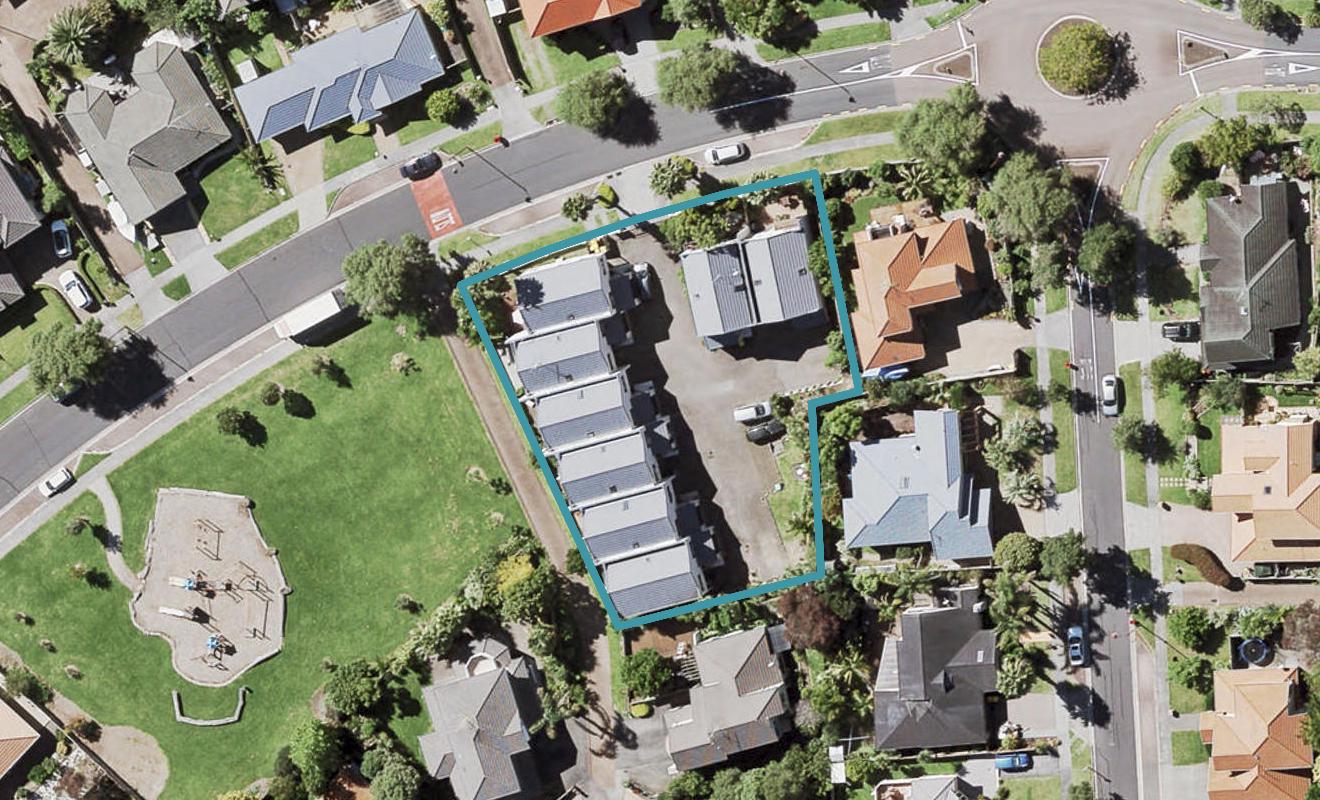 6/14 Ponderosa Drive, Oteha, Auckland - Carousel 1
