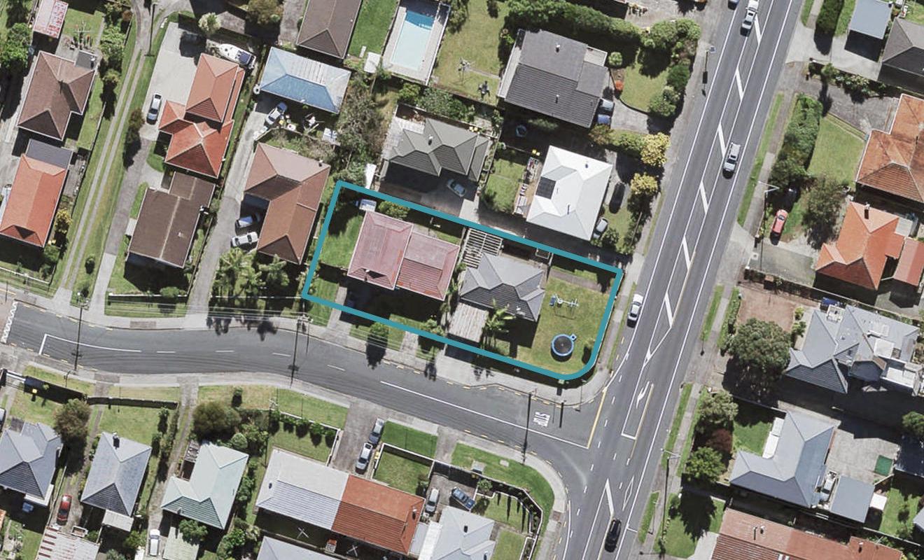 1 Strid Road, Te Atatu South, Auckland - Carousel 1