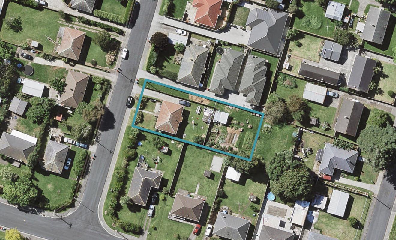 4 Coral Crescent, Panmure, Auckland - Carousel 1