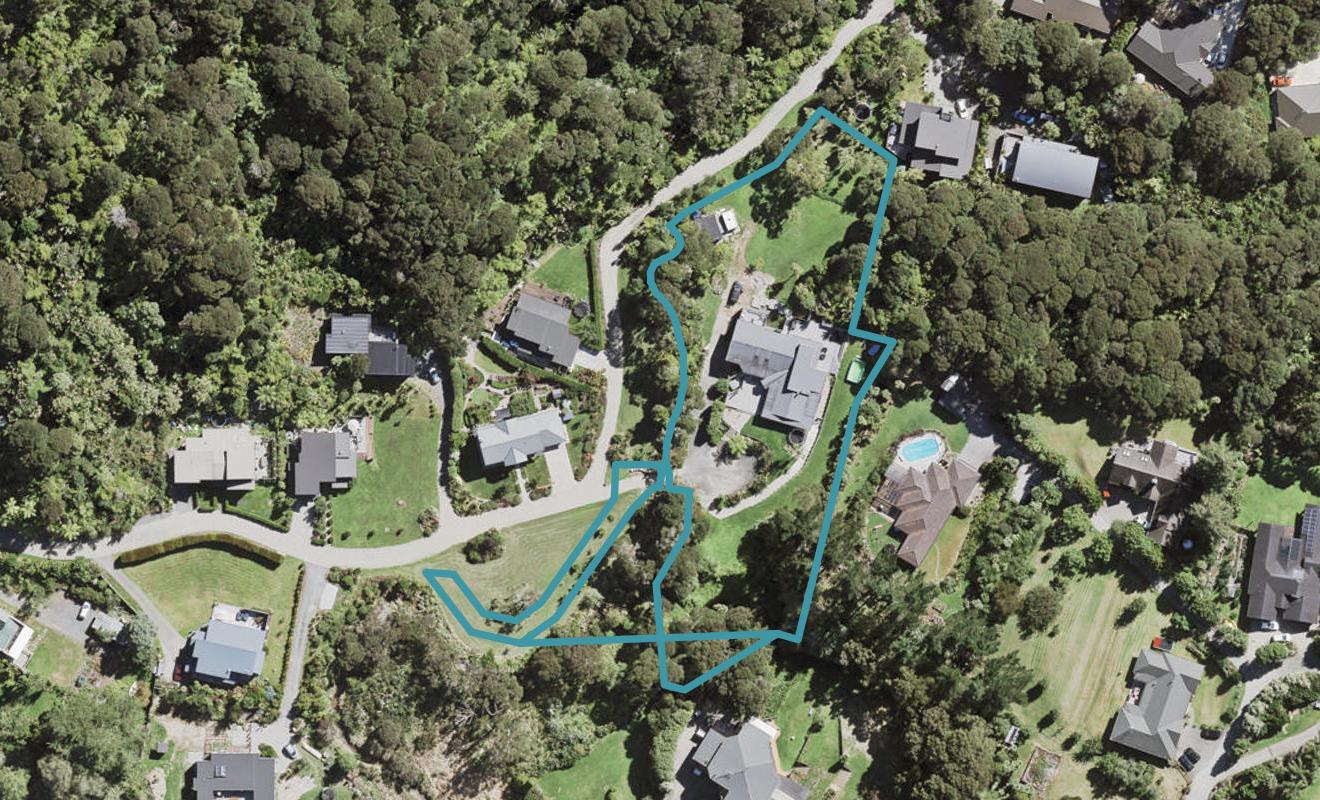 196 Huia Road, Titirangi, Auckland - Carousel 1