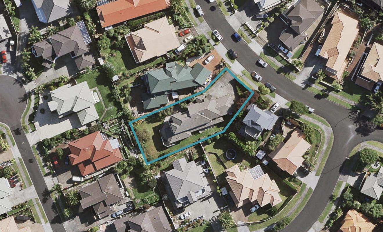 41 Ribbonwood Crescent, Goodwood Heights, Auckland - Carousel 1