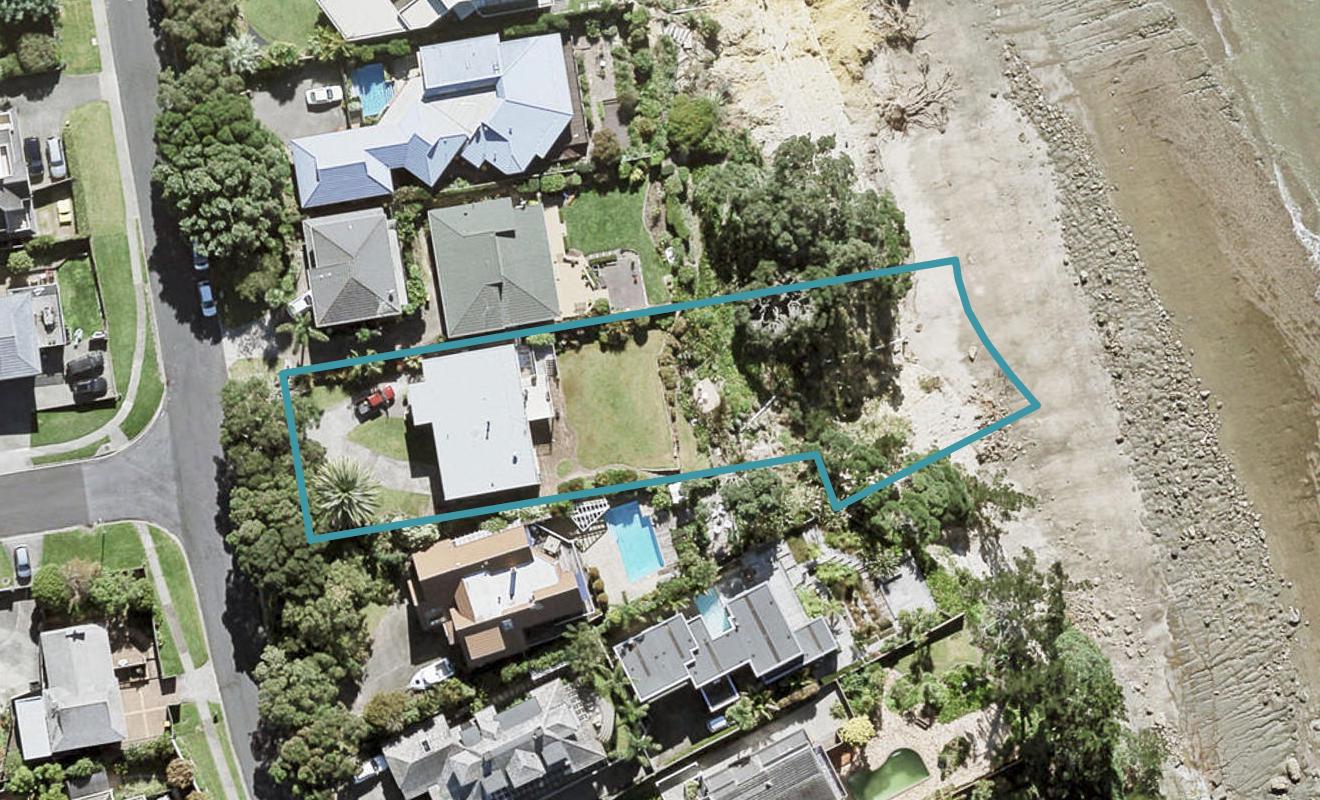 32 Sharon Road, Waiake, Auckland - Carousel 1