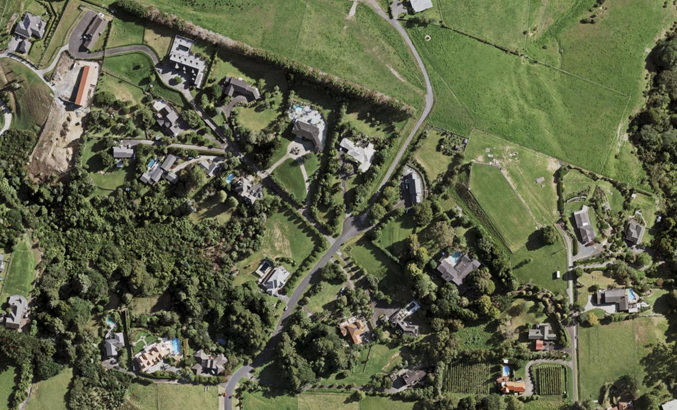 26 Tiffany Close, Totara Park, Auckland - Carousel 1