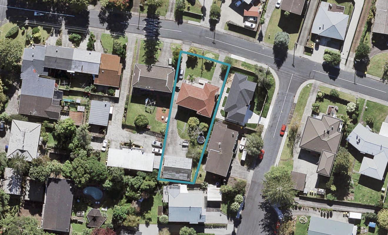 3 Divich Avenue, Te Atatu South, Auckland - Carousel 1