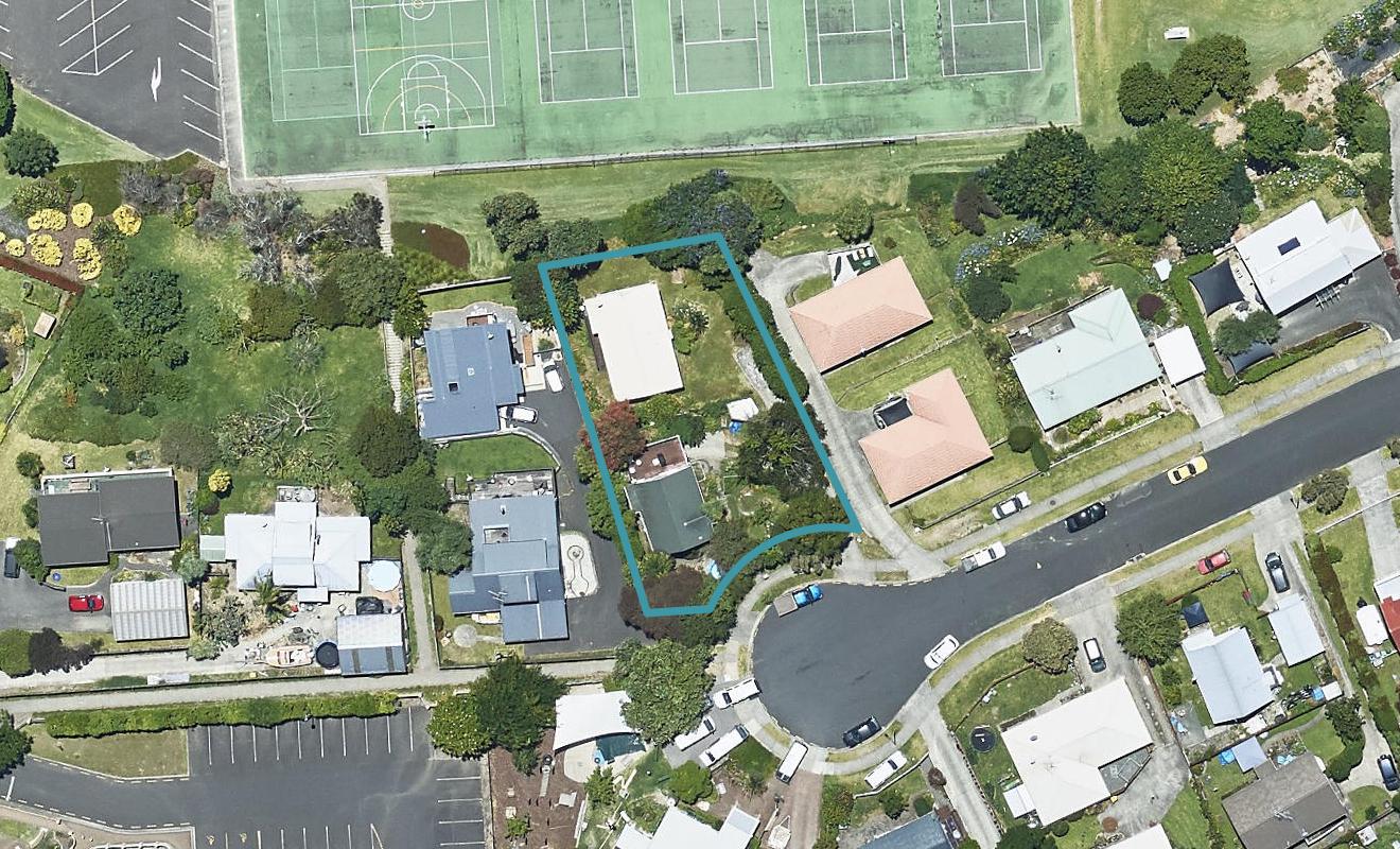 12A Portland Street, Welcome Bay, Tauranga - Carousel 1