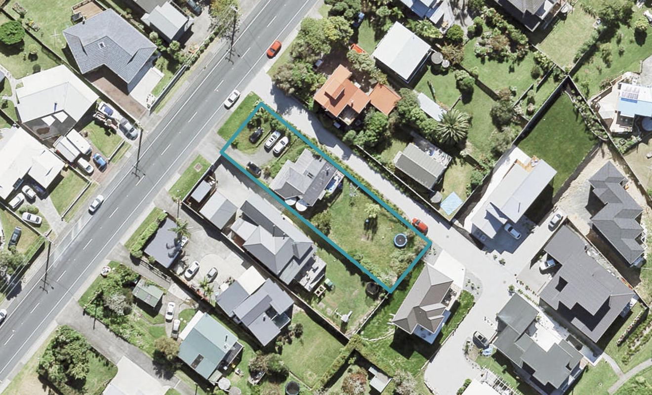 1049 Whangaparaoa Road, Tindalls Beach, Whangaparaoa - Carousel 1