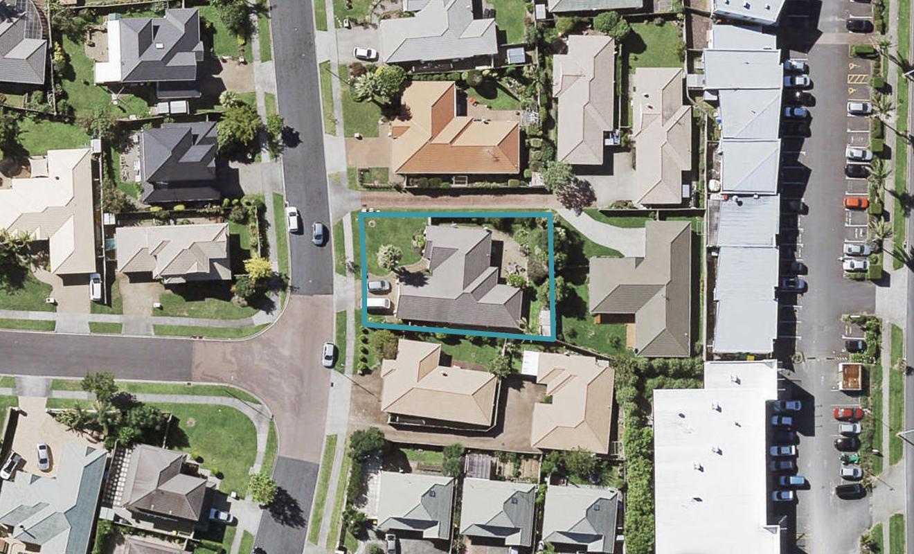 102 Bob Charles Drive, Golflands, Auckland - Carousel 1