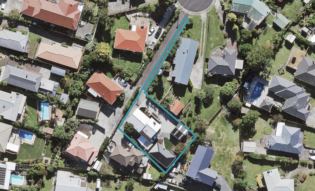 16 Fairlea Road, Te Atatu South, Auckland - Carousel 1