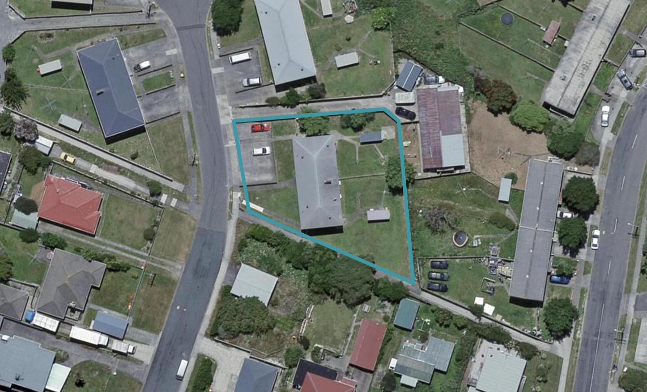 34 Coates Street, Tawa, Wellington - Carousel 1