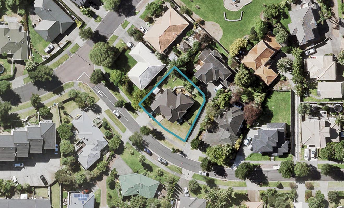 23 Margaret Henry Crescent, Oteha, Auckland - Carousel 1