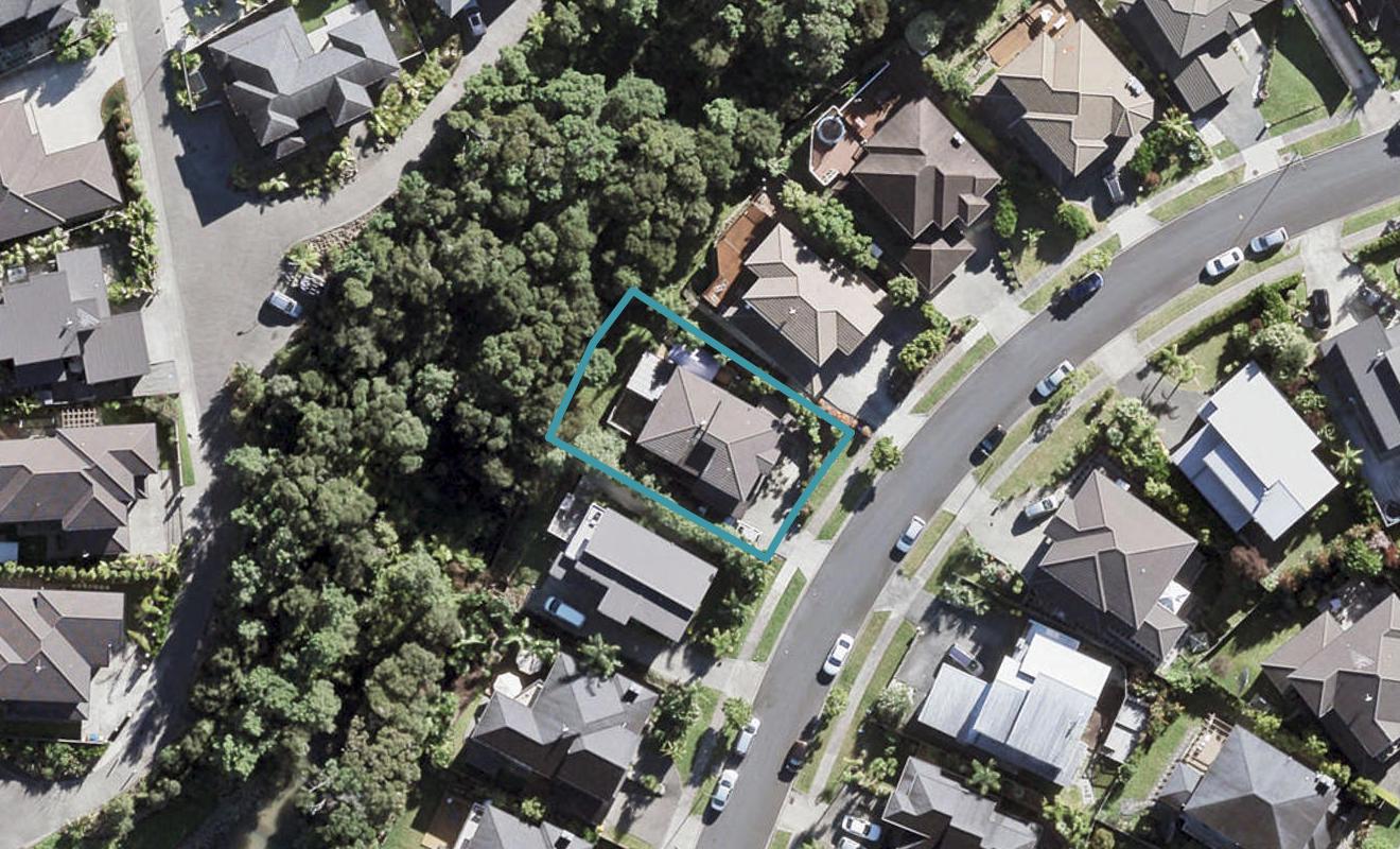 15 Springvale Drive, Fairview Heights, Auckland - Carousel 1