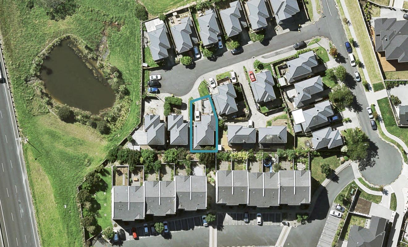 12 Lavender Garden Lane, Oteha, Auckland - Carousel 1