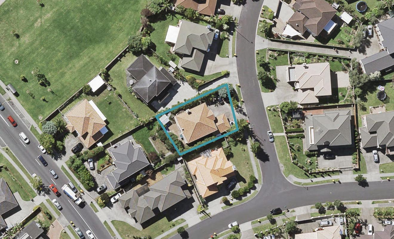 4 Glen Bay Close, Pinehill, Auckland - Carousel 1