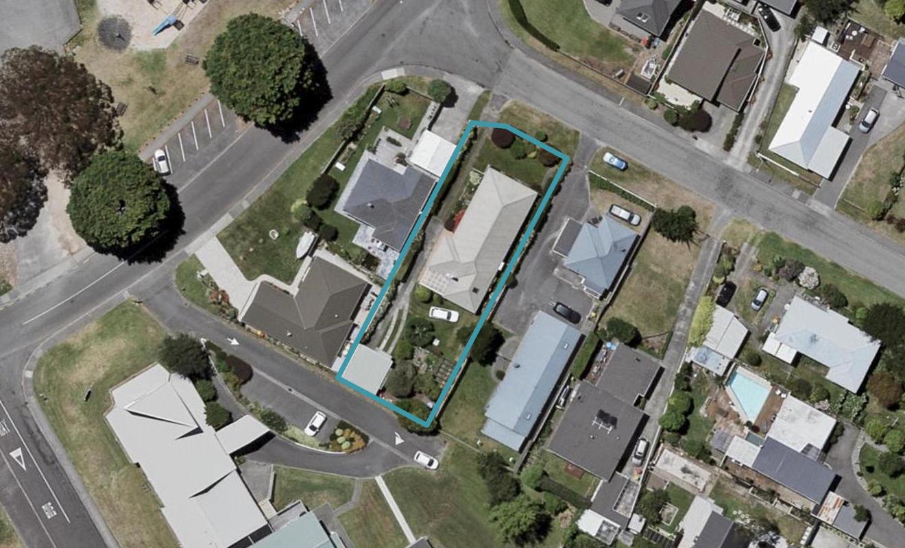 7 Huia Road, Raumati Beach, Paraparaumu - Carousel 1