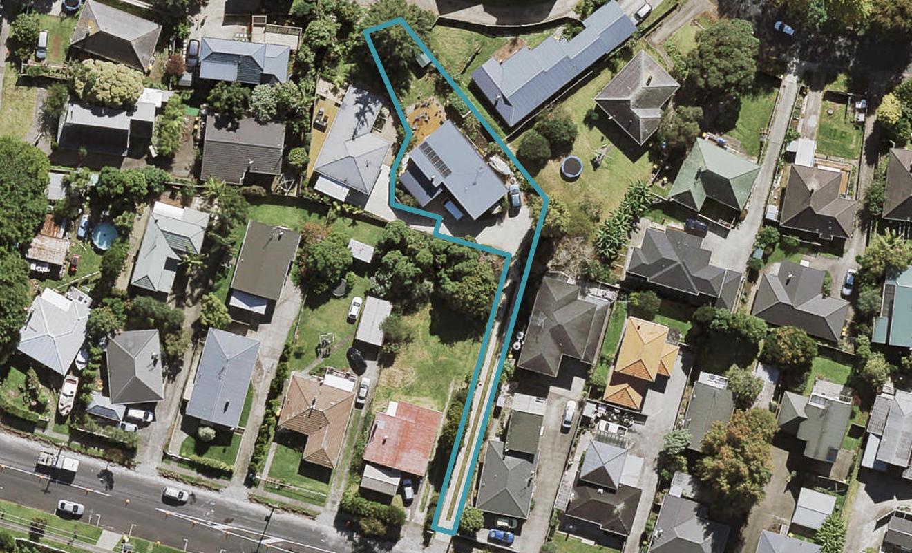 13A Raleigh Road, Northcote, Auckland - Carousel 1