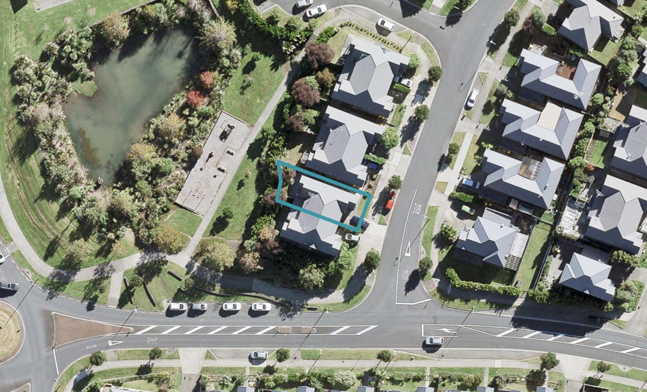 101 Fields Parade, Oteha, Auckland - Carousel 1