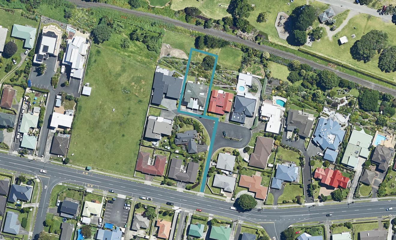 10 Aylesbury Terrace, Otumoetai, Tauranga - Carousel 1