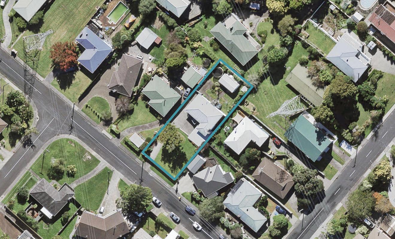 24 Wakeling Avenue, Te Atatu South, Auckland - Carousel 1