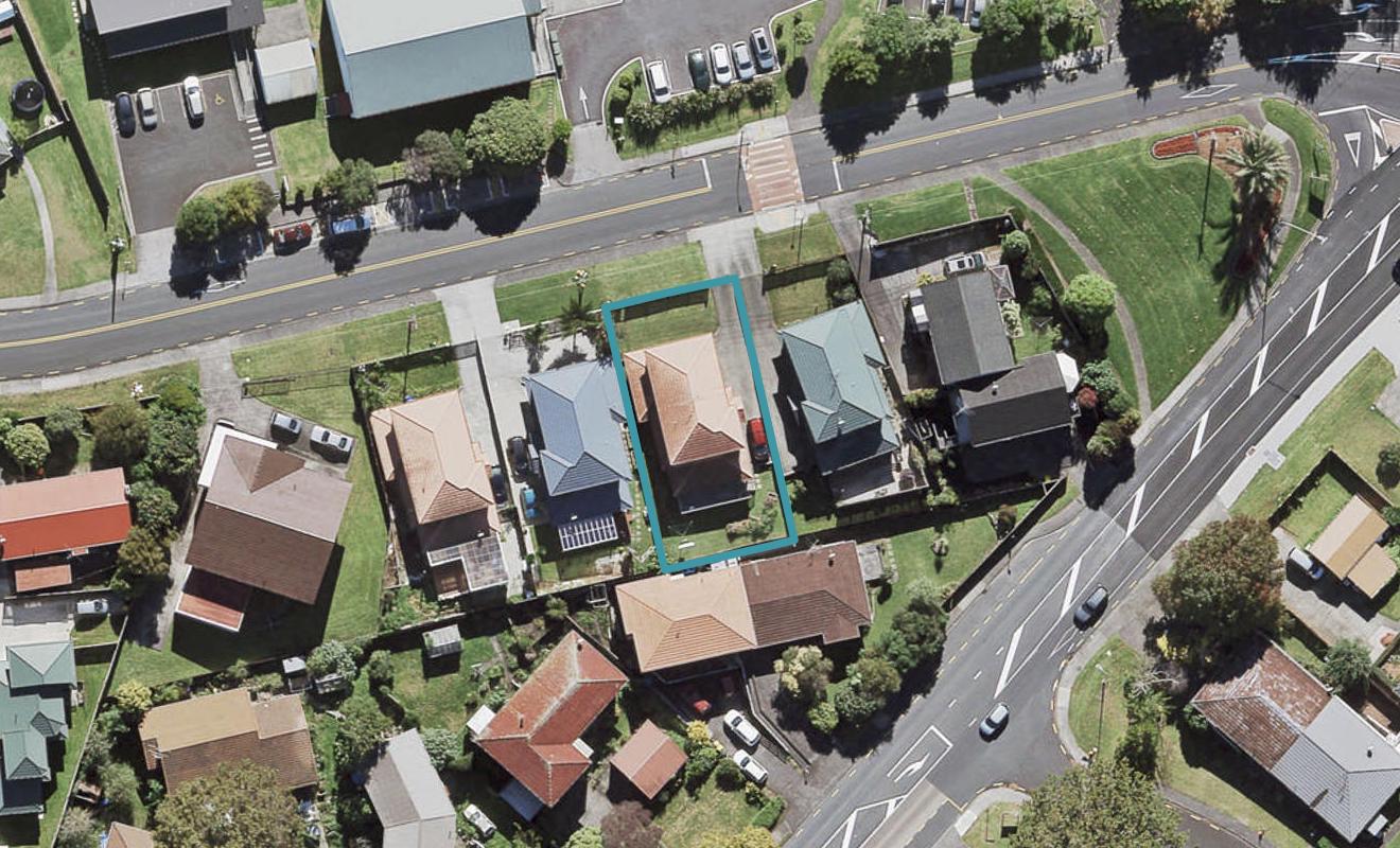 4 School Road, Te Atatu South, Auckland - Carousel 1