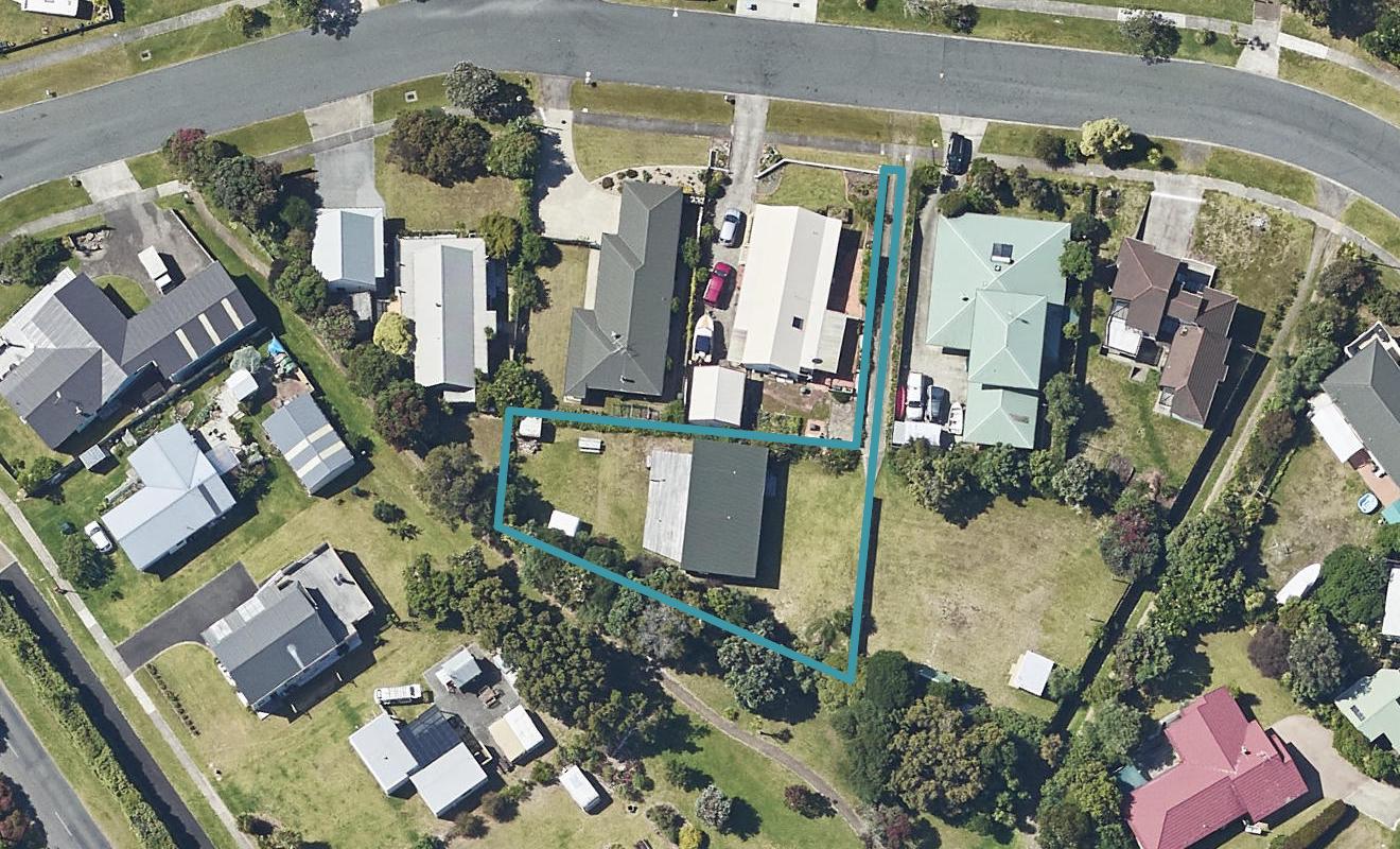 10 Papaunahi Road, Bowentown, Waihi Beach - Carousel 1