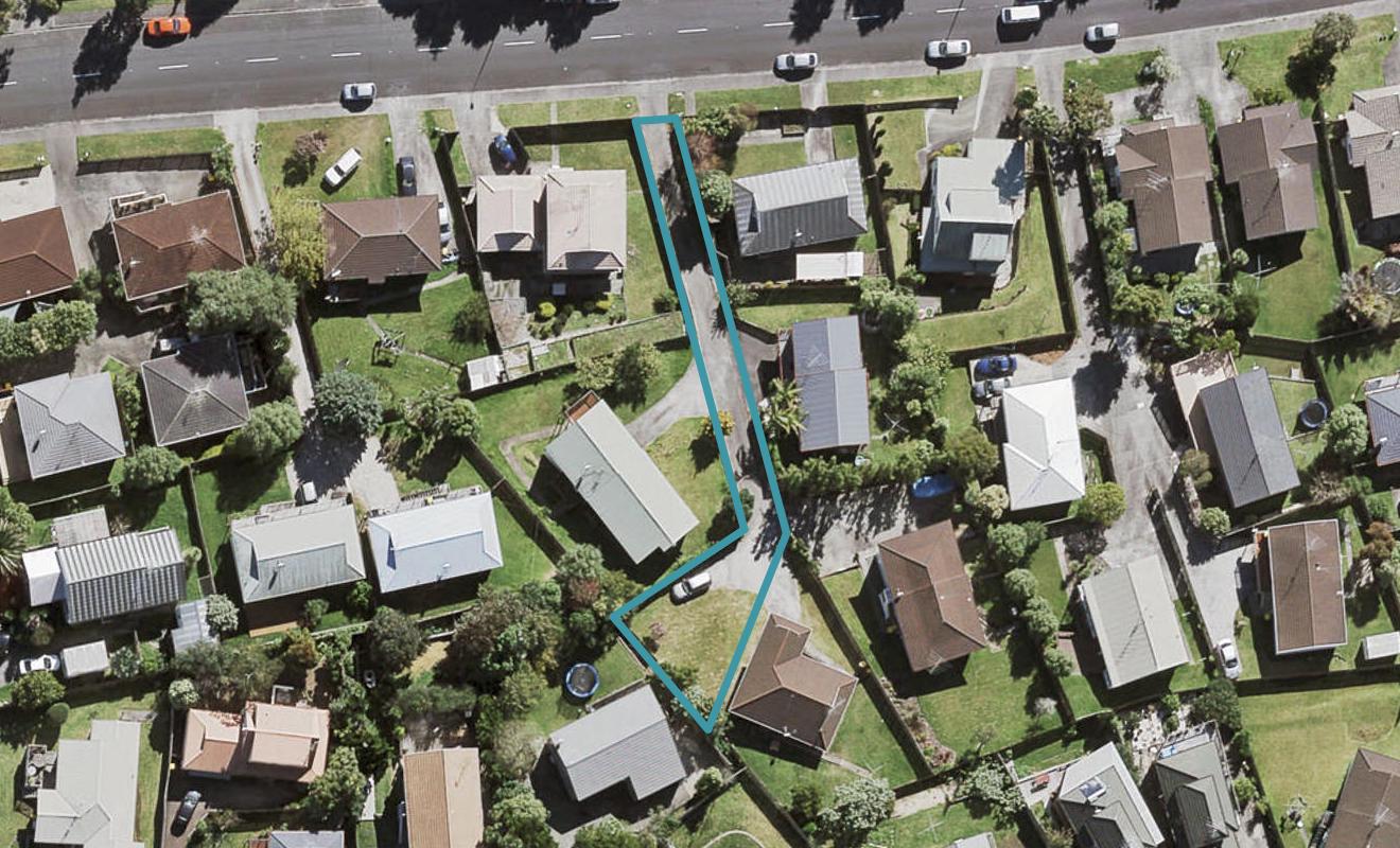 34A Barbados Drive, Unsworth Heights, Auckland - Carousel 1