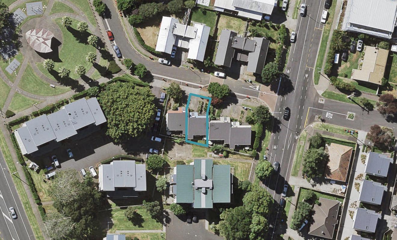 53 Tippett Street, Point England, Auckland - Carousel 1