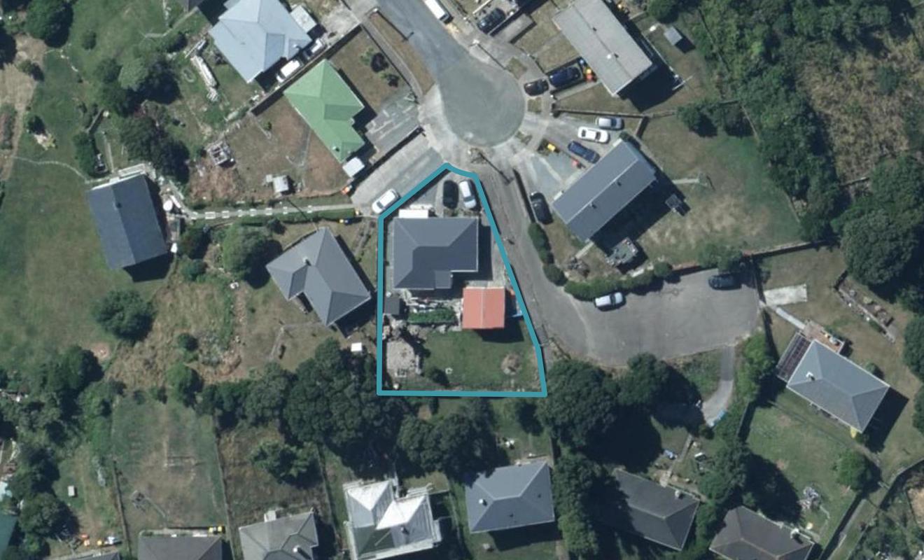 27 Wiltshire Place, Cannons Creek, Porirua - Carousel 1